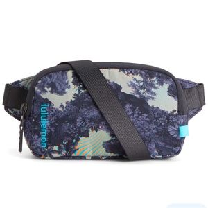 Rare-Lululemon Psychedelic Toile Peri Purple Multi Belt Bag